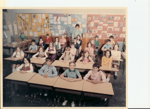 Broadmoor Elementary Mrs. Strange 4th Grade Class 1970 - 1971